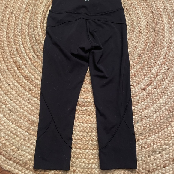 Cropped Lululemon Leggings - Picture 2 of 5